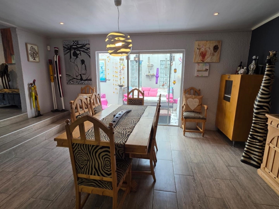 6 Bedroom Property for Sale in Heuwelsig Free State